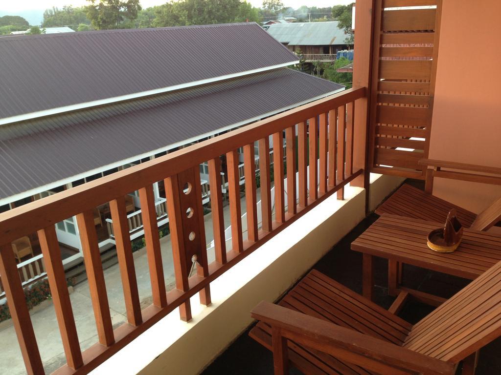 Paradise Hotel Nyaung Shwe Inle Lake Exterior photo