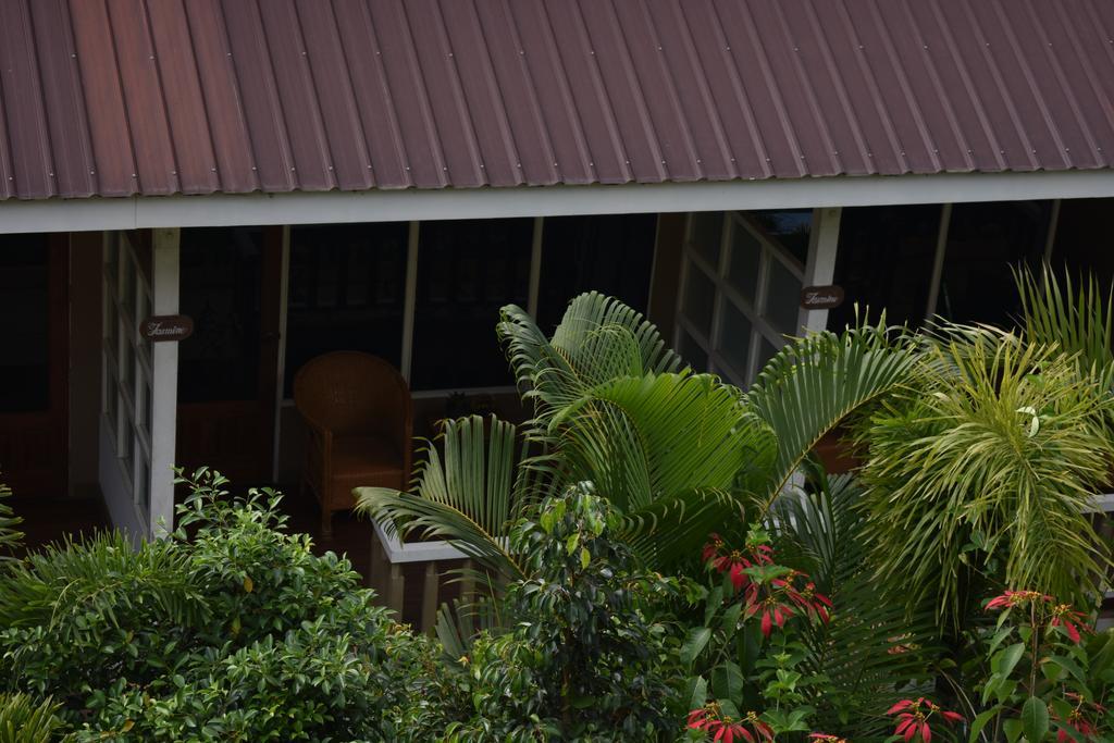 Paradise Hotel Nyaung Shwe Inle Lake Exterior photo
