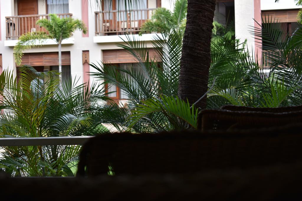 Paradise Hotel Nyaung Shwe Inle Lake Exterior photo